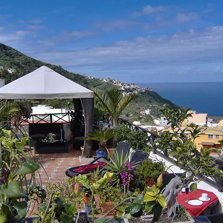 Appartement Mit Privatem Balkon Und Meerblick Im Rustikalen Stil *