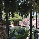 Mit Privatem Balkon Und Meerblick Im Rustikalen Stil *